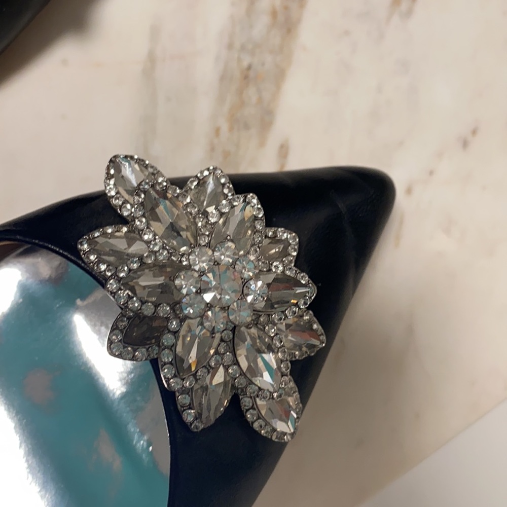 BADGLEY MISCHKA shoes. - Picture 7 of 8